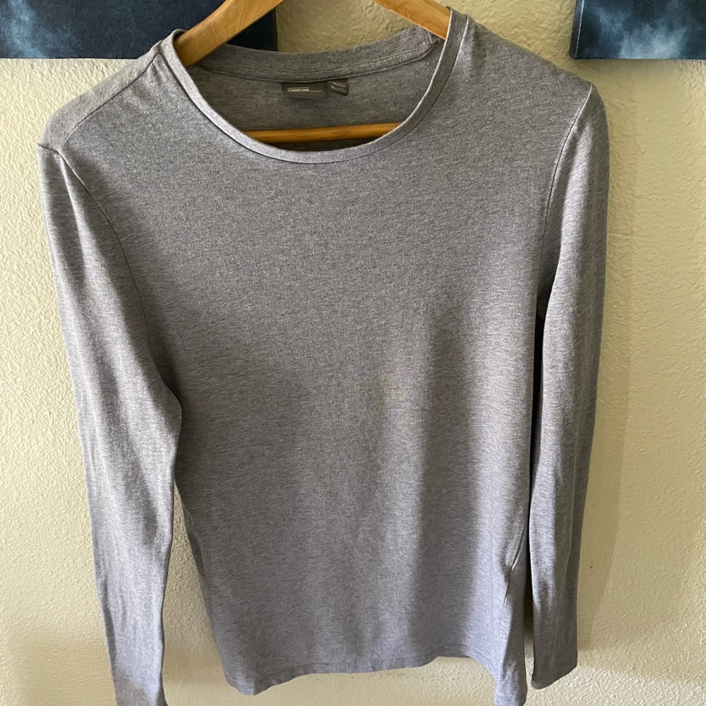 ASOS DESIGN muscle fit long sleeve crew neck t-shirt in
gray marl